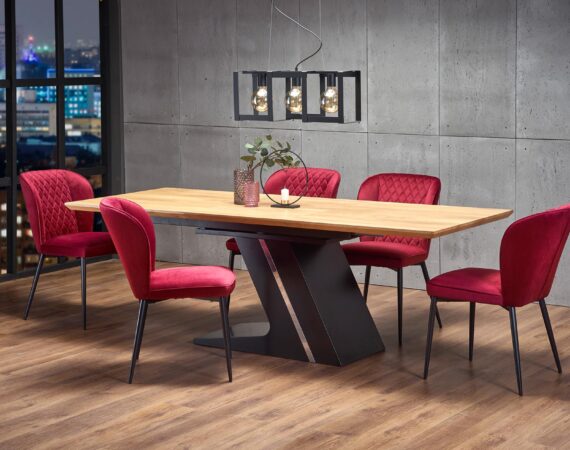 stół z nowoczesnymi krzesłami
